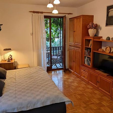 Apartment Kolodvor Dornberk ภายนอก รูปภาพ
