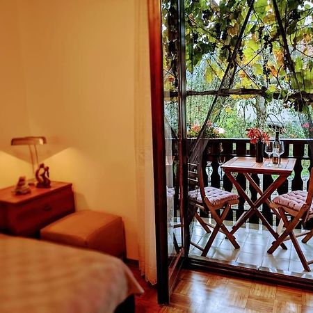 Apartment Kolodvor Dornberk ภายนอก รูปภาพ